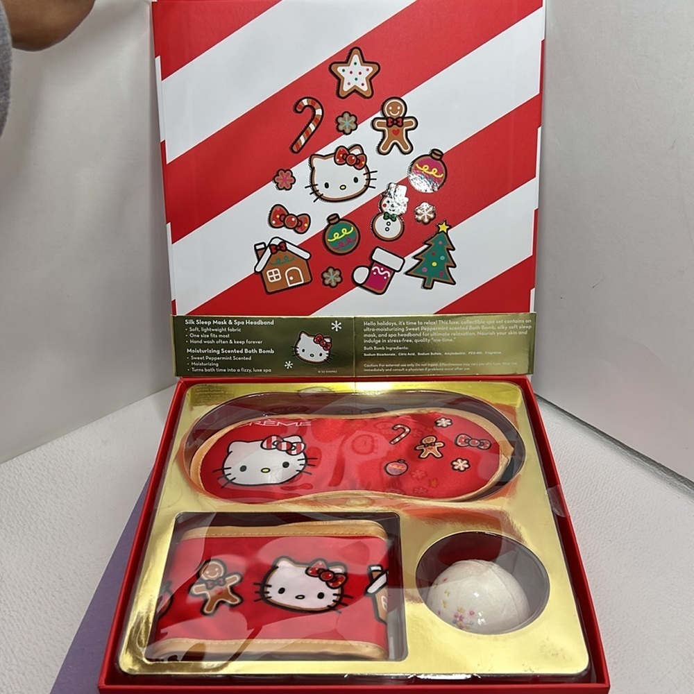 The Creme Shop x Hello Kitty Hello Holidays Spa Set Mask Headband Bath Bomb